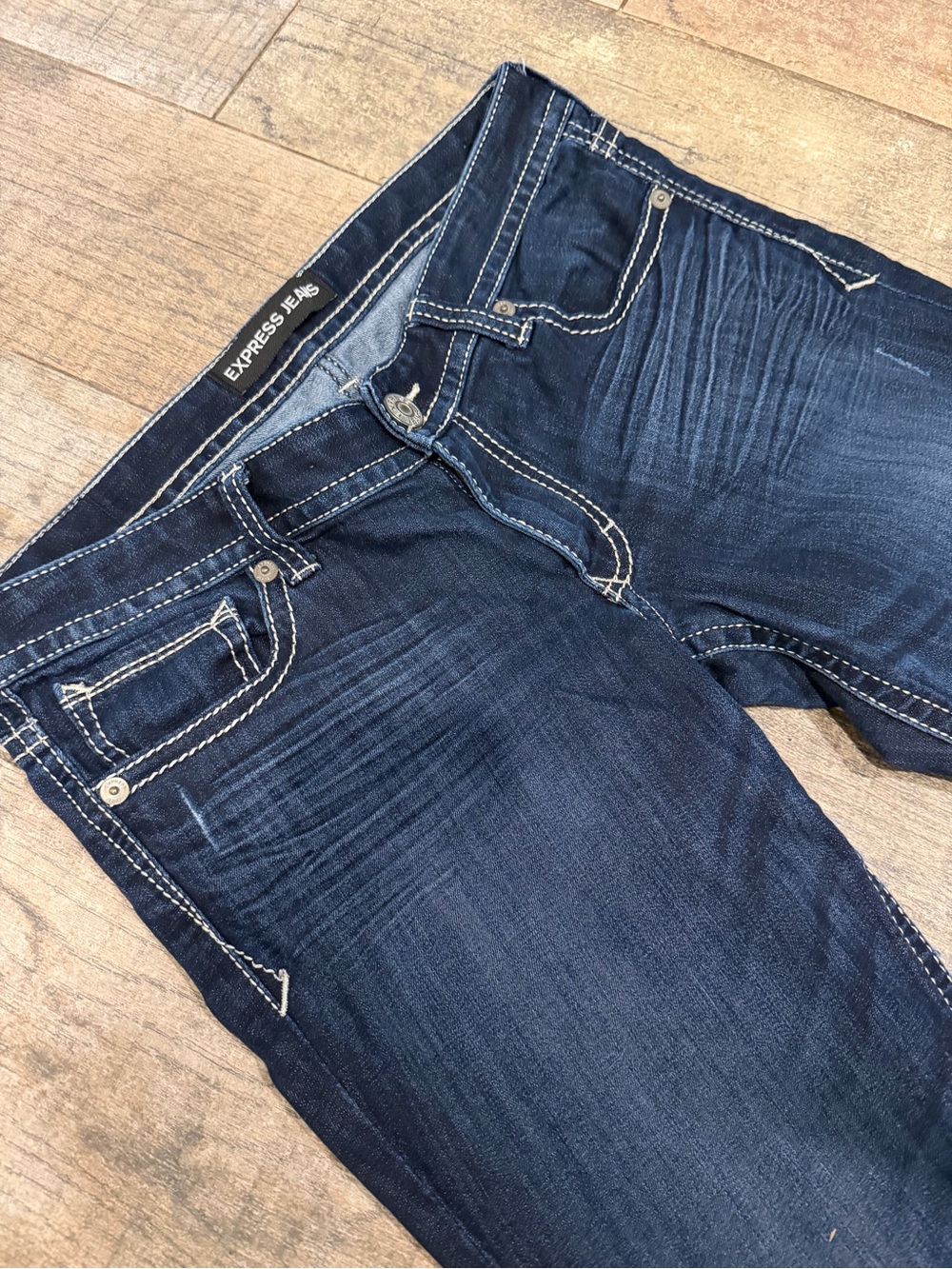 Express Women’s Skinny Jeans in Deep Indigo with white Stitching Legging